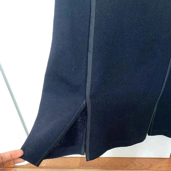 St. John Collection Marie Gray Knit Pencil Skirt Size 4 - Picture 5 of 7